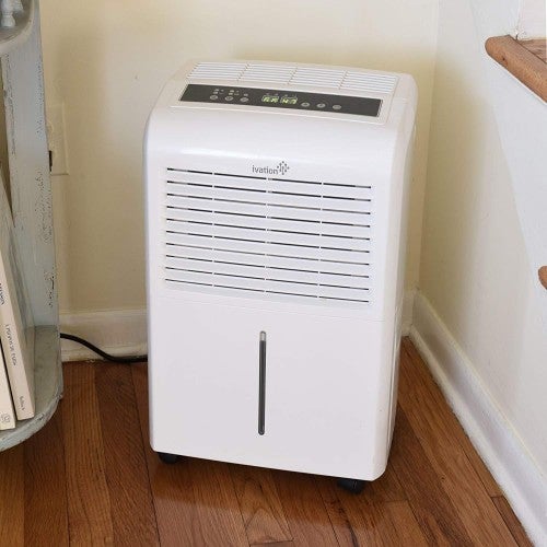 Ivation 30-Pint Energy Star zertifizierter Luftentfeuchter – inklusive programmierbarem Hygrostaten, Schlauchanschluss, automatischer Abschalt-/Neustartfunktion, Timer, Rollen und waschbarem Luftfilter.