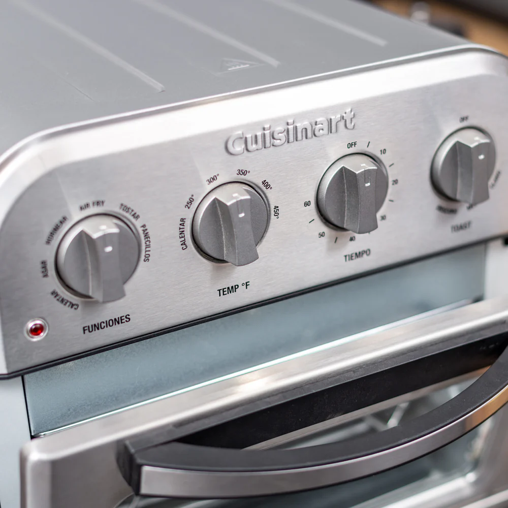 2025 Cuisinart® TOA-28 6-in-1 Kompaktofen, Toaster und Heißluftfritteuse