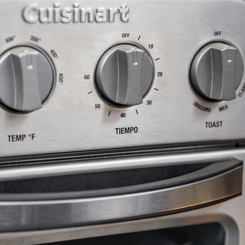 2025 Cuisinart® TOA-28 6-in-1 Kompaktofen, Toaster und Heißluftfritteuse